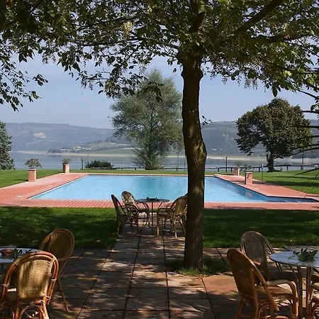 La Penisola 3* Baschi