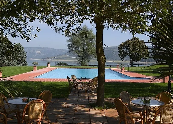 La Penisola 3* Baschi